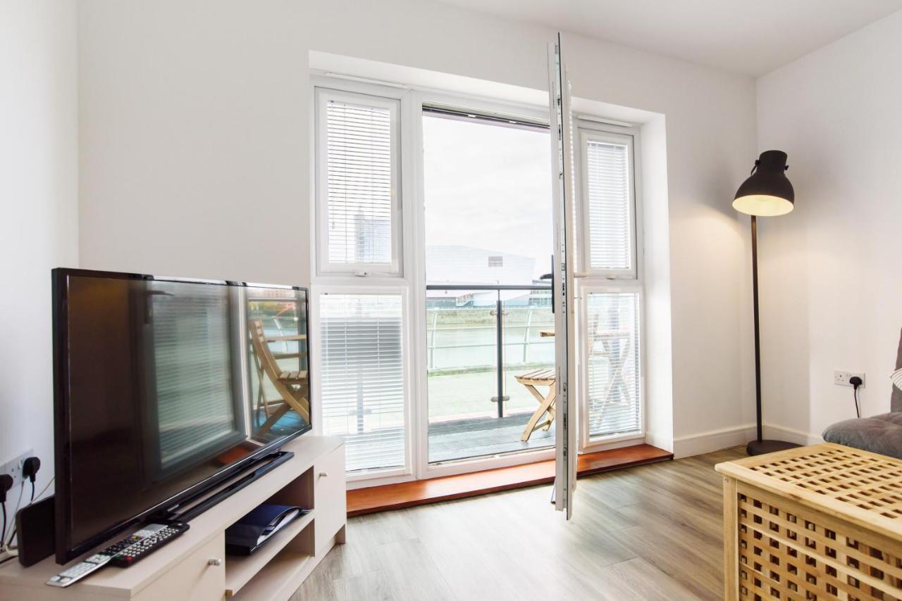 Apartament Raphael Retreat Newport  Zewnętrze zdjęcie