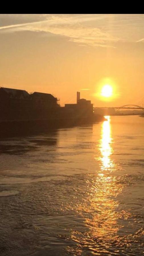 Apartament Raphael Retreat Newport  Zewnętrze zdjęcie